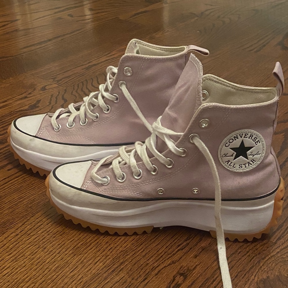 Converse Women's Light lilac Platform Sneakers